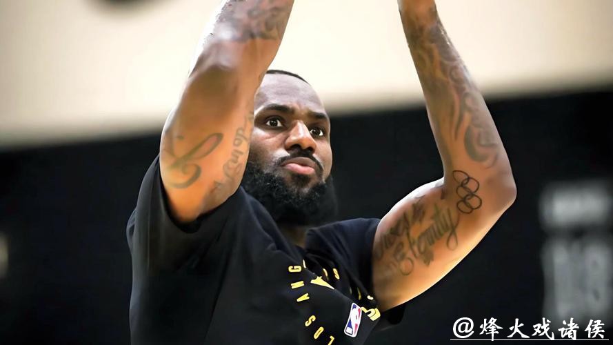 詹姆斯右臂增加奥运五环纹身 纪念奥运会金牌