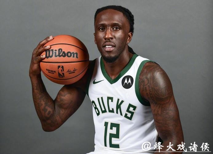 字母哥37分萨格斯32+9 雄鹿险胜魔术晋级四强