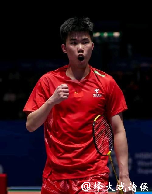 翁泓阳2-0晋级世锦赛八强 国羽提前锁定男单奖牌